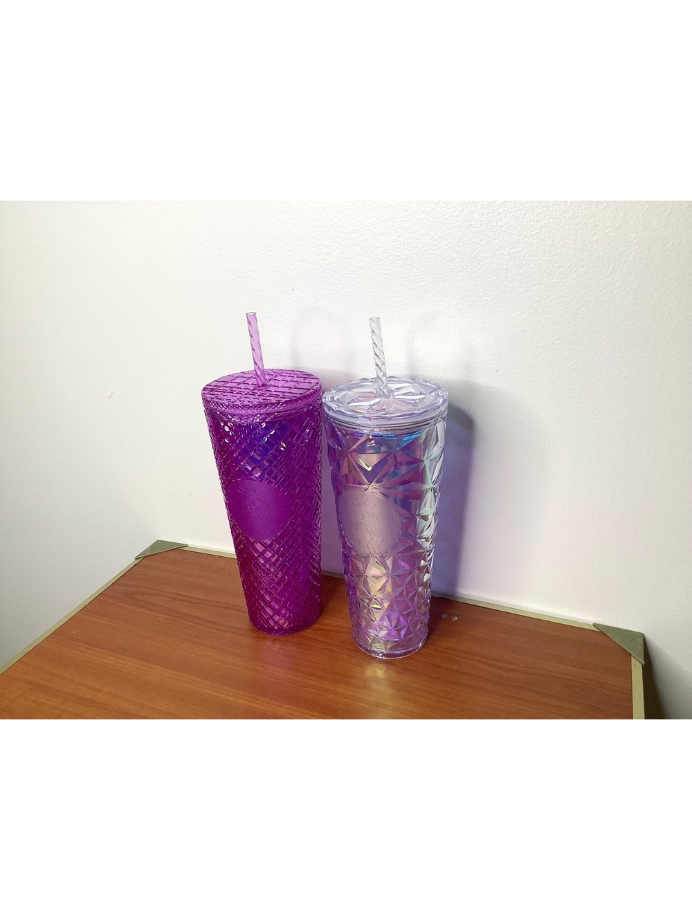 < NEW 2023 Starbucks Purple & Iridescent 24 oz. Tumbler Bundle > - Picture 3 of 7